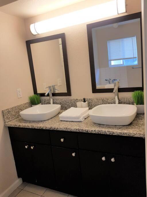 4 Bedrooms & 2.5 Bathrooms In La Los Angeles Zewnętrze zdjęcie