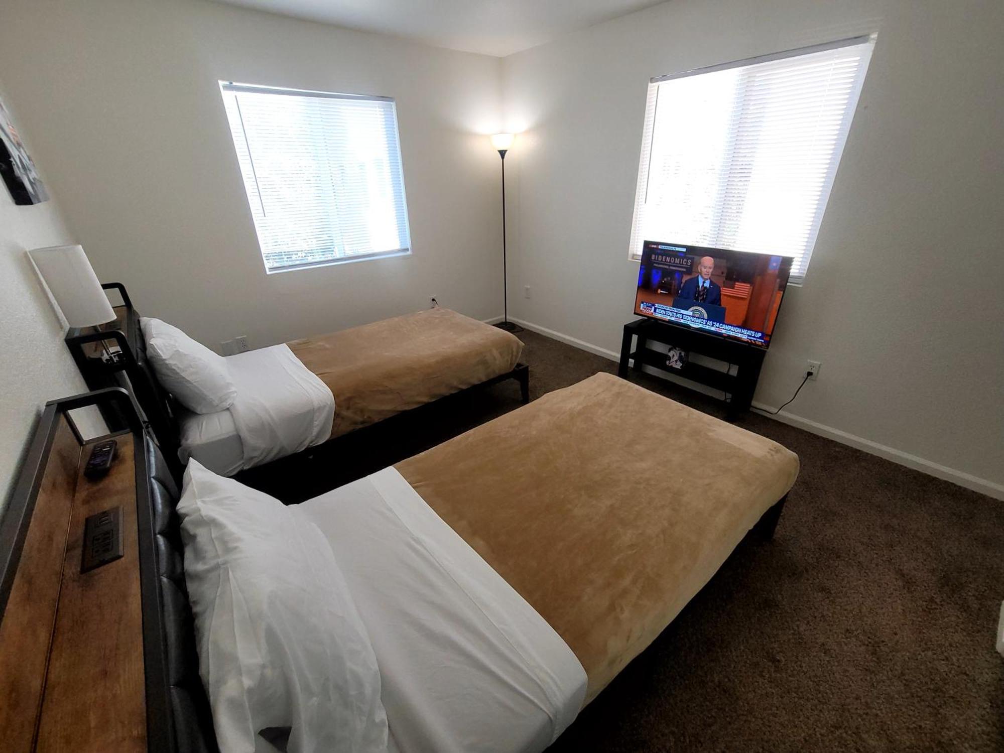 4 Bedrooms & 2.5 Bathrooms In La Los Angeles Zewnętrze zdjęcie